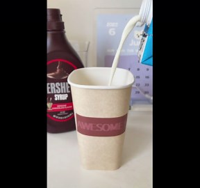 Vanilla Milkshake With Topping Oreo Drink Making