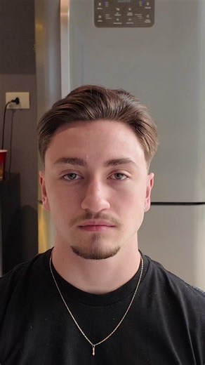 Corte de Cabelo Side Part: O Equilíbrio Perfeito Entre Formal e Despojado