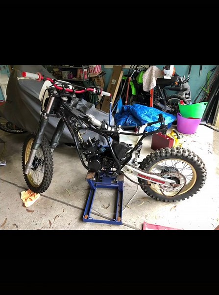 YZ250 1982: Vintage Motocross Power Unleashed