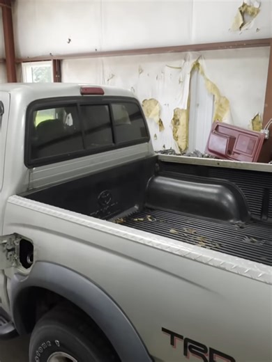 I Bought the Worst Toyota EVER! (Frame Rust Nightmare) (2)