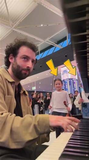 Inspire Art on Instagram: "11 and 8-year old PRODIGY SISTERS played Vivaldi Winter with me on the violin in Rome airport! They were SO CUTE AND AMAZING.. the whole airport loved it 😍. Follow : @classicalmusic7520 for more #music #classicalmusic #winter #piano #violin #talent #prodigy #vivaldi"