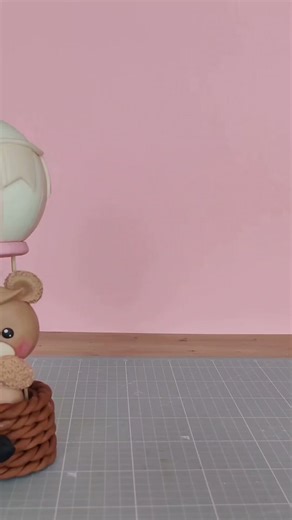 9.1K views · 95 reactions | Comment 헣헜헡헞 below and I’ll send you the full video tutorial + printable template straight to your inbox! ✨ Want to learn how to make this adorable cake topper for free? I'll show you every step in a full course.  Perfect for beginners  Includes printable templates  For cake decorators who want to grow fast Don’t miss it – comment 헣헜헡헞 and get started today!  | Alex Mazur - online cake decorating courses | Facebook