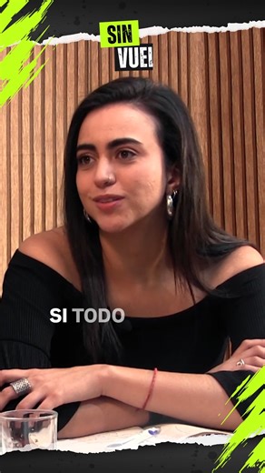 🎙️ “Jubílense, vayan a su casa.” Natalia Aparicio pone sobre la mesa una demanda que se escucha cada vez más: abrir espacio real a nuevas generaciones en la política. La reflexión es más profunda que el relevo de nombres. Interpela la crisis de credibilidad, los escándalos acumulados y la debilidad institucional de las organizaciones políticas. En “Sin Vueltas” un podcast de Bolivia Verifica, la pregunta queda abierta: ¿existen condiciones reales para una renovación ética y programática, o el s