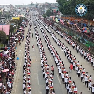 1.3M views · 9.2K shares | The streets were alive with samba dancers in Kidapawan City, Philippines recently as 15,230 people danced together in a line that was over three miles long!  www.bit.ly/GWR-SambaDance | Guinness World Records | Facebook