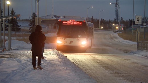 Winnipeg Transit pass-ups rise this fall as riders face full buses