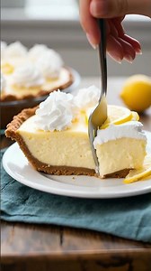 Irresistible Lemon Pies Recipe – Zesty, Creamy & Easy! #DessertLovers #LemonPie