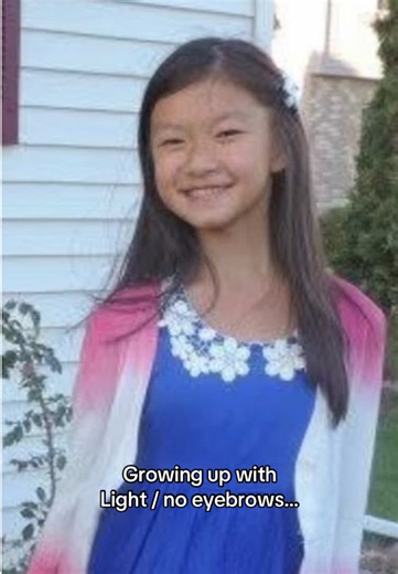 Got my eyebrows microshaded 3-4 days ago and I am obsessed with them! 💗 Literally the best decision I EVER made in my life! 💗 I used to be made fun of as a kid growing up. All the way up until high school for not having eyebrows and I would shade them in with makeup all the time. It was one of my BIGGEST insecurities! But i made the decision to finally get my eyebrows done 3-4 days ago. Yes, this decision may have stemmed from my insecurity but it was also because I was tired of taking 2 hours