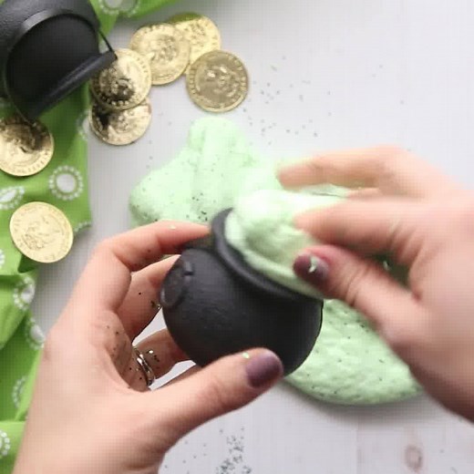 Make our fluffiest of fluffy slime recipes ST PATRICK'S DAY SLIME! We have the best fluffy slime ever because it's extra fluffy of course. RECIPE----> https://littlebinsforlittlehands.com/fluffy-st-patricks-day-slime-recipe/ | Little Bins for Little Hands