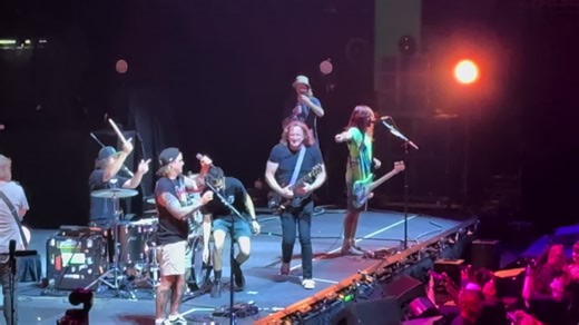 Dune Rats and Yungblud Rock Gig Experience