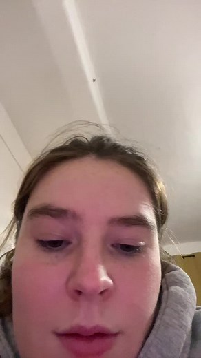 Exploring Indoor Portraits: Forehead and Hair Focus