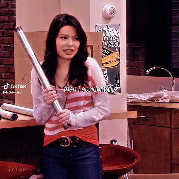 Hilarious iCarly Moments: Carly Shay's Funniest Scenes