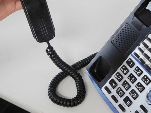 ビジネスホンの基礎知識―「カールコード」の種類や交換時期について | ビジネスホンの「ビ」