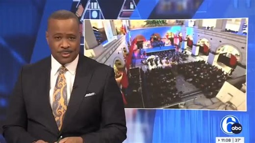 There’s no place like the Wanamaker for the holidays! 🎵✨ Last night’s Home for the Holidays concert was absolutely magical! Watch this lovely recap from @6abcactionnews feat. performances by @leahhawkins__ @arcostanzo @peterrichardconte, @operaphilamusicians conducted by Geoffrey McDonald, the Opera Philadelphia Chorus under the direction of @lizbraden, dance dinos by @eichterling_ (@julia.eichten and @bwesterling), dazzling lights by @10thfloorproductions Part of our PIPE UP! series, Home for 