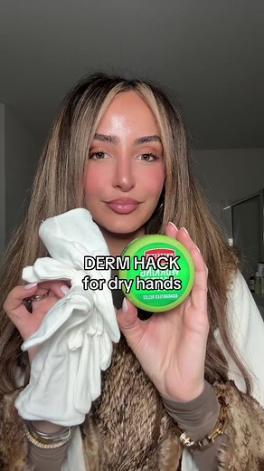 Derm hack for dry hands! Wake up with hydrated hands, all you need is @O’Keeffe’s Company Working Hands and a pair of cotton gloves! #dermatologist #dryskintips #skintok #skincaretips #dryskincare #dermtok #skincarehack