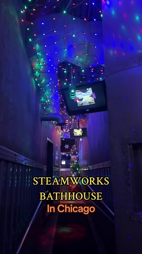 #steamworks #steamworkschicago #bathhouse #decoration #holiday #christmas #christmasdecorations #gay #lgbt #gaylife🌈 #boysonly