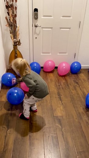My 4 year old loves to pop balloons. #funny #asmrsounds #kids #balloonpopping #balloons #comedy #bravekids