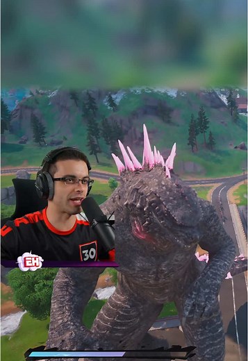 Godzilla vs 100 Players in Fortnite Gameplay