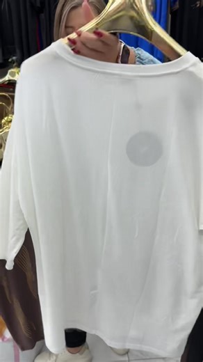 ❗️ZANIM ZAMÓWISZ - PRZECZYTAJ ❗️post zapisowy, rezerwy uzupełniamy 📦📦 Wysyłki z cyklu polskiego są realizowane w ciągu 7 dni roboczych. Wymiary, cena oraz kody do zamówienia w komentarzu ☺️ Biust 134 Pas 130 Biodra 134 Długość 78 Aby zamówić produkt bluzka cyrkoniowe fale wpisz w komentarzu selmo 5502 biała selmo 5502 czekolada selmo 5502 czarno srebrna selmo 5502 czarno złota Cena: 79 zł Zamówienia obsługiwane przez system Selmo | Madame Plus Size