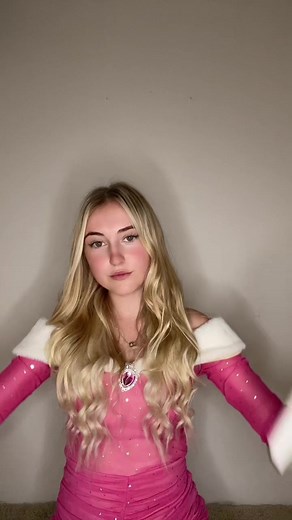 Halloween costumes - aurora #sleepingbeauty #EndlessJourney #halloween #halloween2022 #costumes #halloweencostume #halloweencostumeideas #30daystohalloween #trend #halloweensongs #halloweenprincess #princess #fashiontiktok