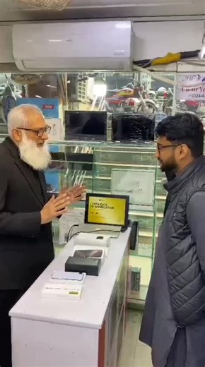 10,000 Apple Products Unboxing. Co-founder Apple Kid #applekid #applestorelahore #hafeezcenter #appleunboxing