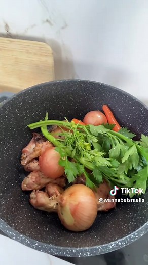 Food for the soul Shabbat shalom to all💕💕 #chickensoup #bonebroth #recipesoftiktok #tiktokcooking #shabbatshalom
