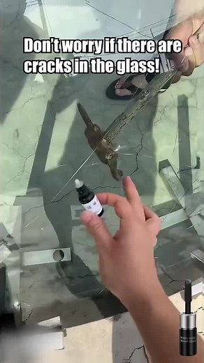 Fix the windshield and give it a new look! Quickly repair cracked and broken glass with our nano repair solution suite. Includes repair solution and tools, easy to use. Restore the original, save the cost of replacing the glass. Choose us, safe and convenient!