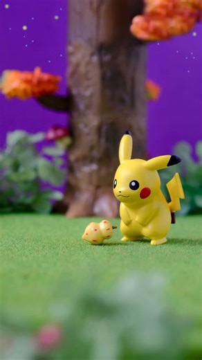 [ #TodaysPikachu ] Pikachu helping out the camp with Fuecoco🏕️⚡ Just when we thought it was breaktime🎶 after collecting a lot of berries...?!😲 #pikachu #gengar #fuecoco | Pokémon Singapore