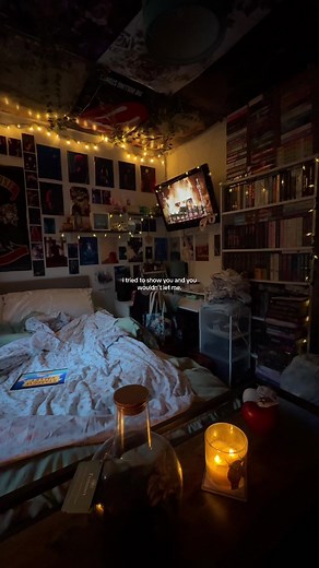 tried to show you my sick ass room that is (anything to take away from the pain of laurie’s monologue)😌 #bedroom #room #roomtour #cozy #cosy #comfort #pinterestaesthetic #aesthetic