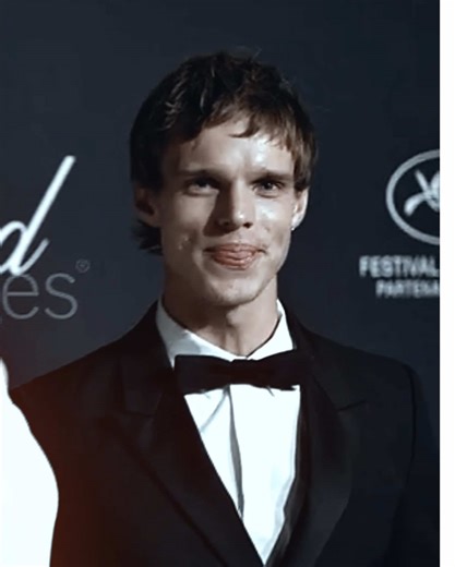 Never Getting Over the Teeny Earring in Fashion