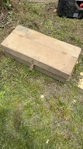 We found a very old box hidden under the house. | Keeping It Dutch