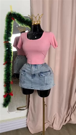 Allisthrift_gh -Dresses & thrift on Instagram: "Skirt Size14 55cedis"