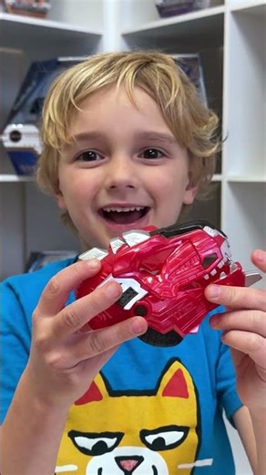 ULTIMATE DINOSAUR BATTLE / T-Rex VS Switchblade