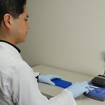 Video: Digital Polymerase Chain Reaction Assay for the Genetic Variation in a Sporadic Familial Adenomatous Polyposis Patient Using the Chip-in-a-tube Format