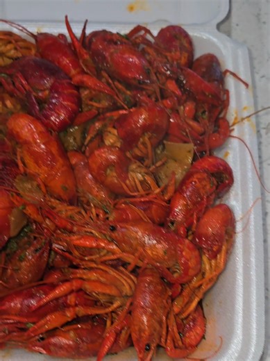Delicious Cajun Boil with Pig Feet and Crawfish