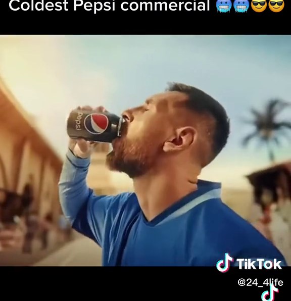 Messi drinking that Pepsi 😳😮 #fyp #foryou #pepsi #messi #soccermoves #builtdifferent #wheresronaldo????