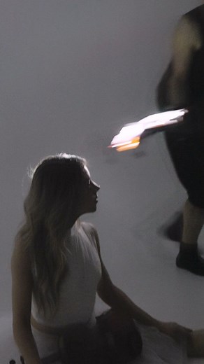 Move fast, use a very bright tool, but mostly, never light up the face twice! Here's what it looks like at half-speed This technique is easier than it looks, but there are some key elements that really help to get a sharp subject. Try to avoid lighting up your subject twice because with the micro movement of the face, you'll end up washing out the details of the first light pass. | Eric Paré