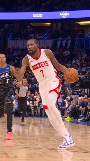 Kevin Durant records his first 40-point game in a Houston Rockets uniform on the same night he reached 32,000 career points 🚀 #NBAPhilippines #NBAHighlights #NBAonPrimeVideo | NBA Philippines