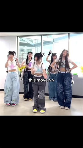 NewJeans Dance Move Showcase