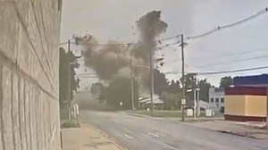 '3 dead' after house EXPLOSION in neighborhood with '39 homes damaged'