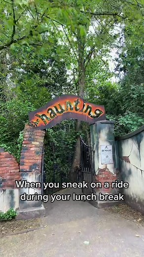 Benefits of Working at Drayton Manor | Spooky Theme Park Job Perks