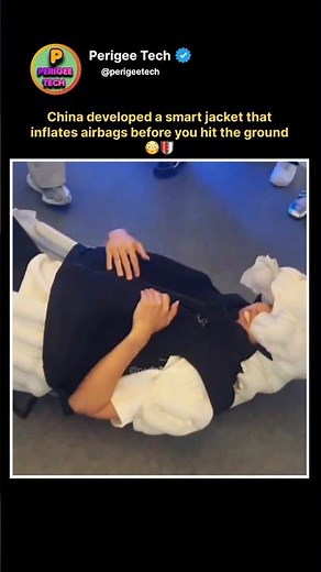 China’s Smart Airbag Jacket Saves You From Falls 😳🛡️ #shorts #chinatech #engineering #innovation