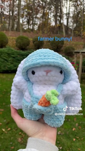 plushies i crocheted this week, bunny edition! this was my first international order! so excited 💕 Etsy: MellowStitchesCo • • • 🏷️ #crochet #crochetbunny #overallbunny #crochetpattern #everythingicrocheted #halloween