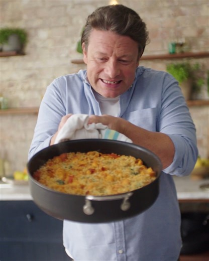 357K views · 10K reactions | There's nothing quite like a pasta bake on a cold, chilly night is there 殺 jamieol.com/VeggiePastaBake | Jamie Oliver | Facebook
