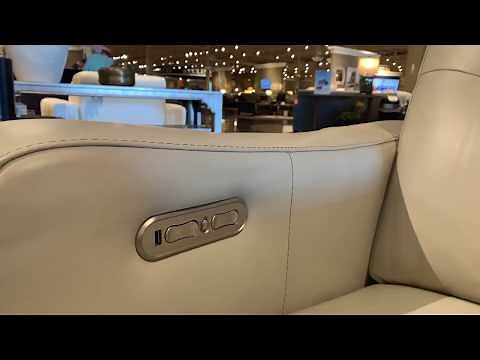 Stunning Flexsteel Sectional: Elevate Your Living Space!