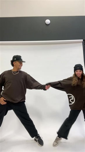 Tag someone you want to try this dance with 🫶🏼✨ #fyp #fivethelabel #activewear #fivedancewear #athlete #dance #christmas #valerie