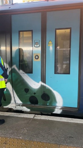 Class 375 departing Bromley South Station