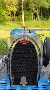 708K views · 10K reactions | ¿Cuál te gustaría tener en tu garaje?  Hay dos tipos de personas: las que sienten frustración por ver personas con tanto dinero, y las que nos motivamos a conseguirlo viendo tantos casos de éxito. Nosotros nos enfocamos en lograrlo. Si ellos pudieron, sabemos que tú también. Compra en www.hecatombe.co y recuerda tus objetivos con un cuadro que te inspire. | HECATOMBE | Facebook