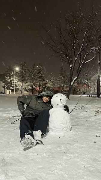 With my imaginary friend 😅⛄️