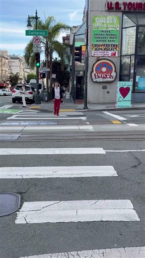 San Francisco Street Moment ❤️ “I Left My Heart” on California St