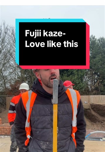 Jamie Reunites with the Band for 'Love Like This'